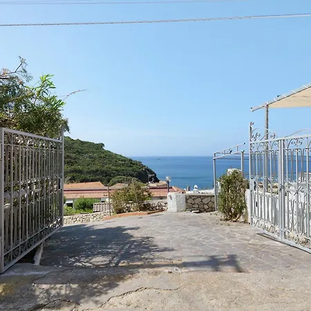 Bilocale Il Nido Lägenhet